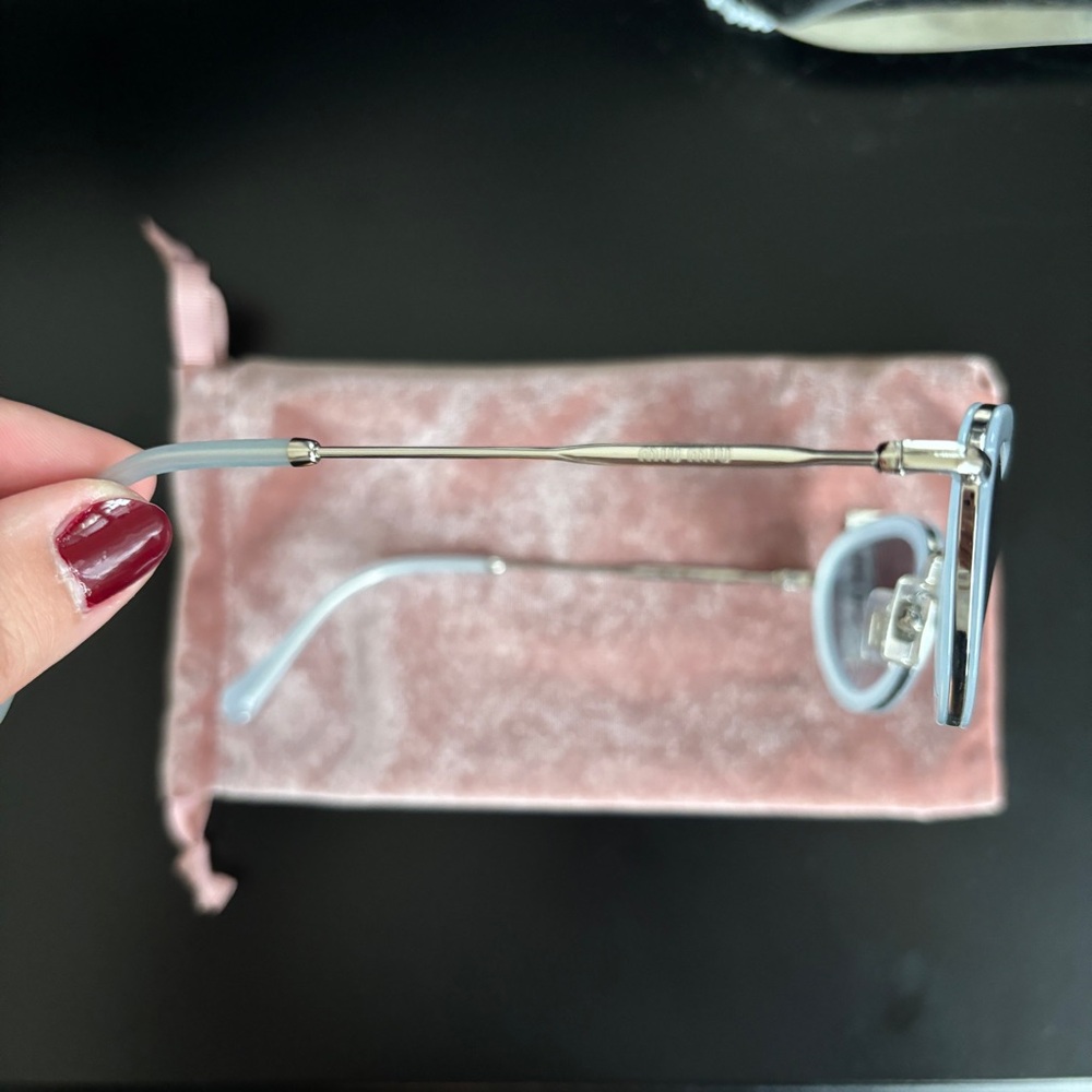 MIU MIU blue sunglasses - Picture 4 of 5